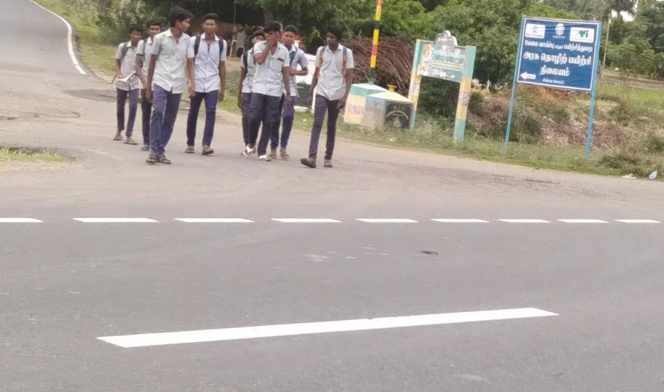 பஸ்வசதி வேண்டும் பஸ்வசதி வேண்டும்