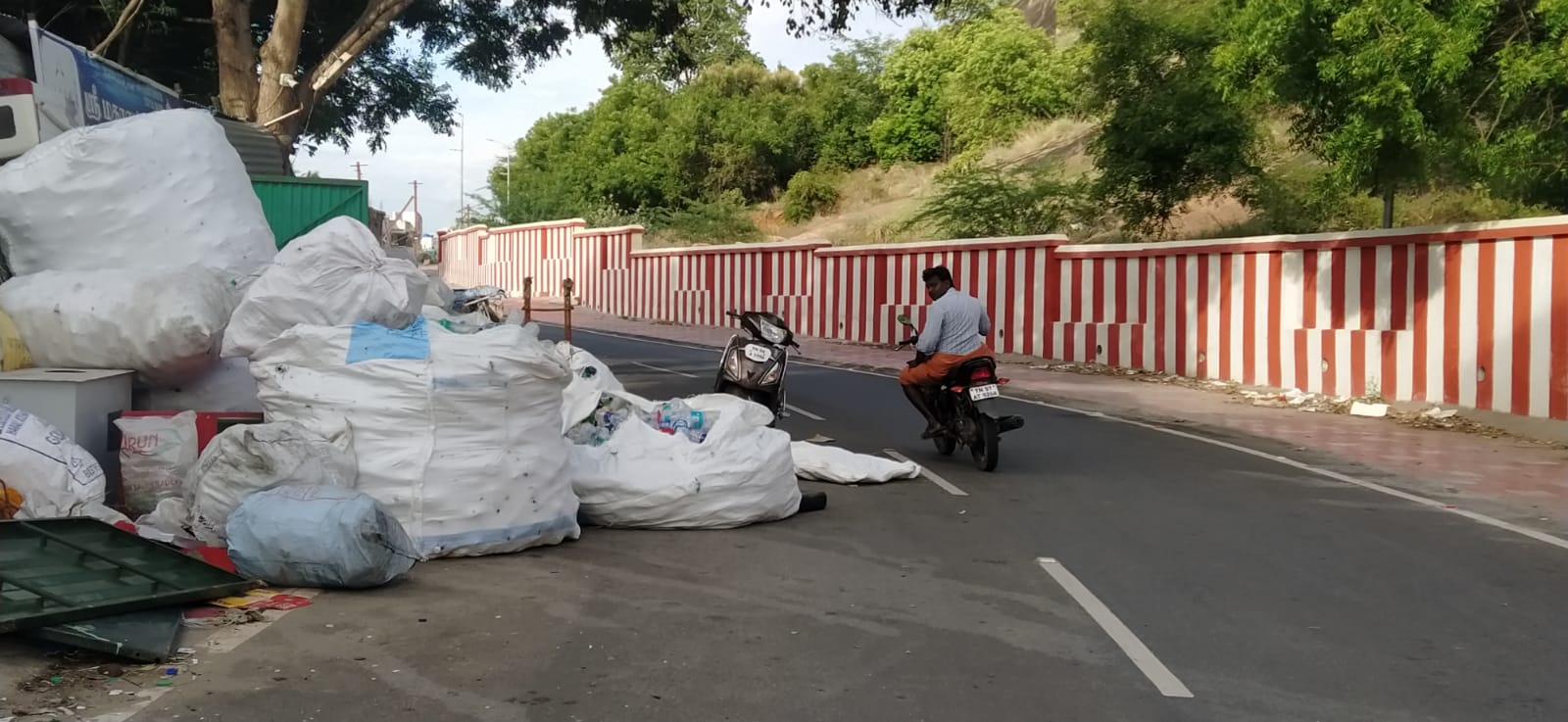 சாலை ஆக்கிரமிப்பு