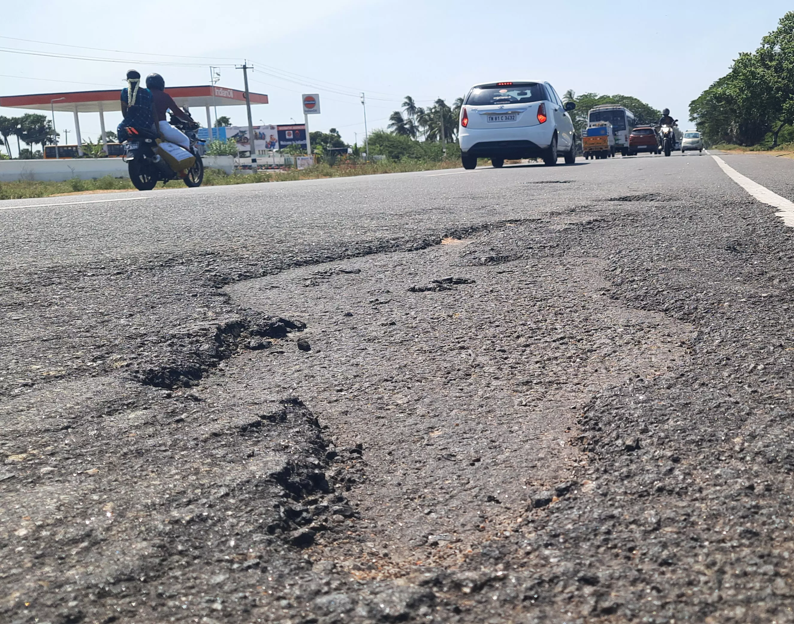 ஆபத்தான சாலை