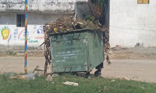 குவிந்து கிடக்கும் குப்பைகள் குவிந்து கிடக்கும் குப்பைகள்