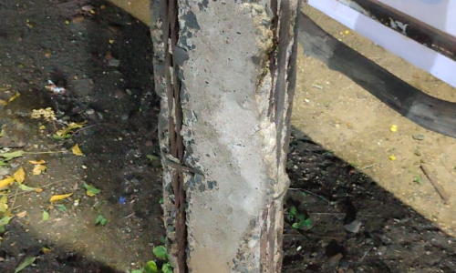 சேதமடைந்த மின்கம்பம்