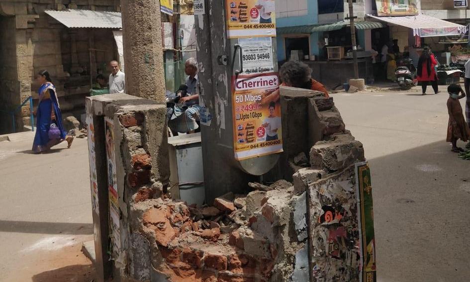 தடுப்புச்சுவர் சேதம்