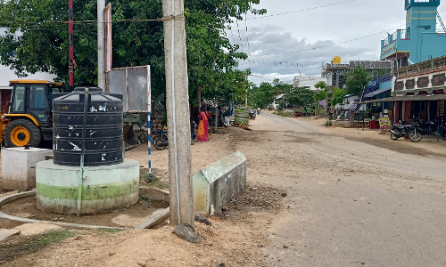 பயன்பாட்டுக்கு வராத குடிநீர் தொட்டி பயன்பாட்டுக்கு வராத குடிநீர் தொட்டி