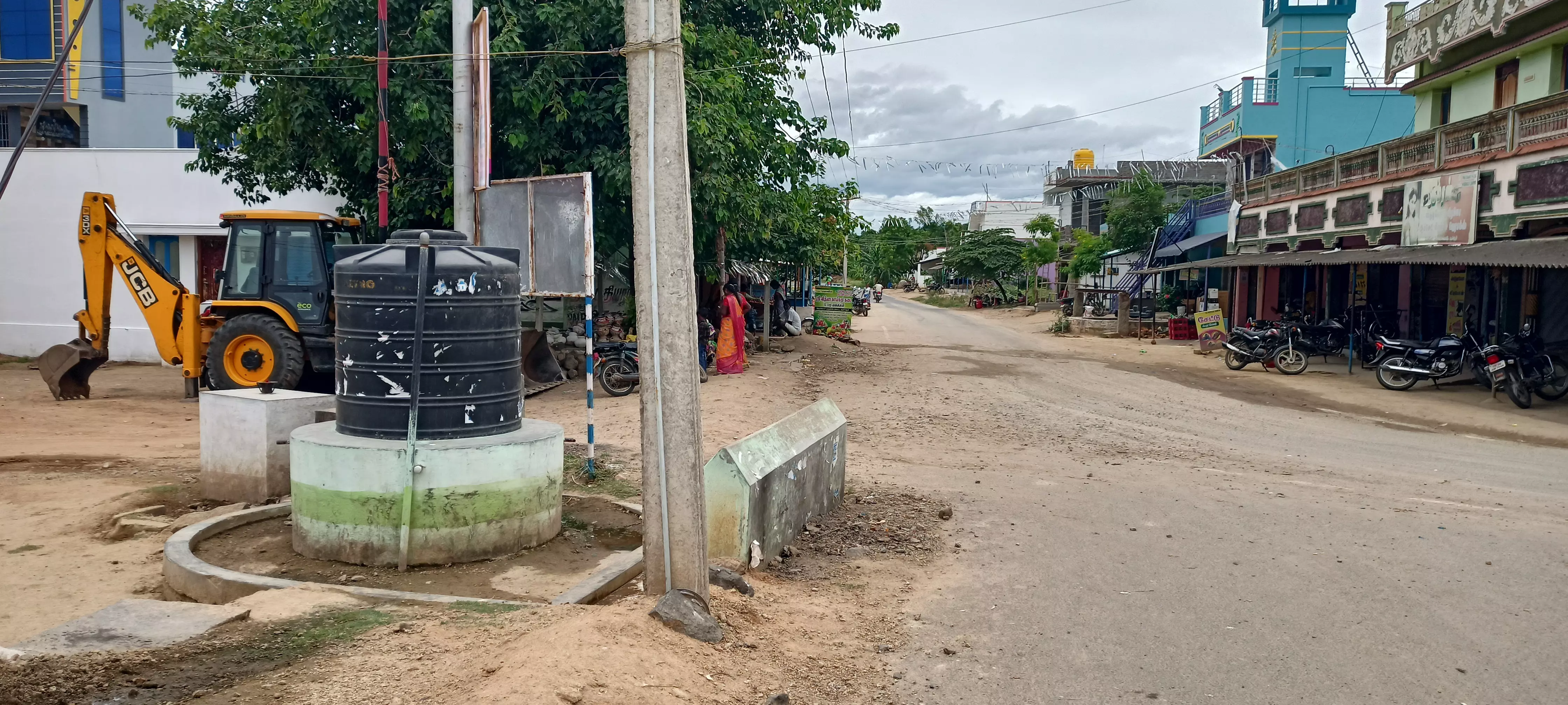 பயன்பாட்டுக்கு வராத குடிநீர் தொட்டி பயன்பாட்டுக்கு வராத குடிநீர் தொட்டி