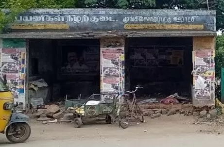 விழும் நிலையில் பயணிகள் நிழற்குடை