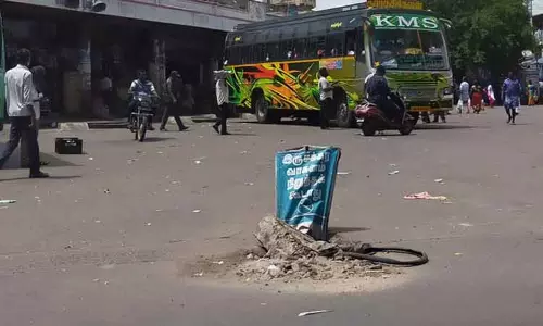 தோண்டிய பள்ளத்தை மூடுவார்களா? தோண்டிய பள்ளத்தை மூடுவார்களா?