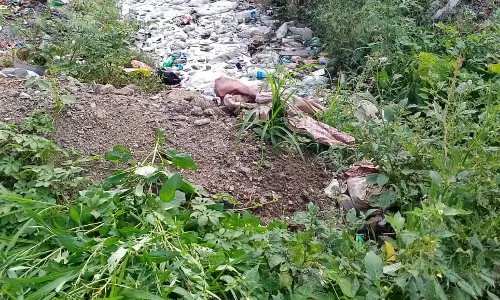 தேங்கி நிற்கும் கழிவுநீர்