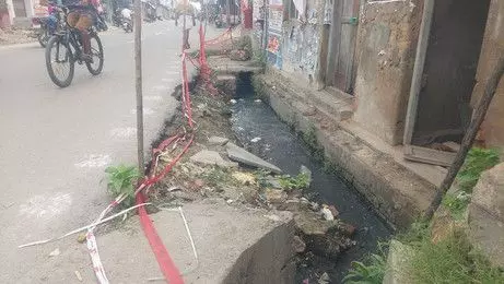 ஆபத்தான கழிவுநீர் கால்வாய் ஆபத்தான கழிவுநீர் கால்வாய்