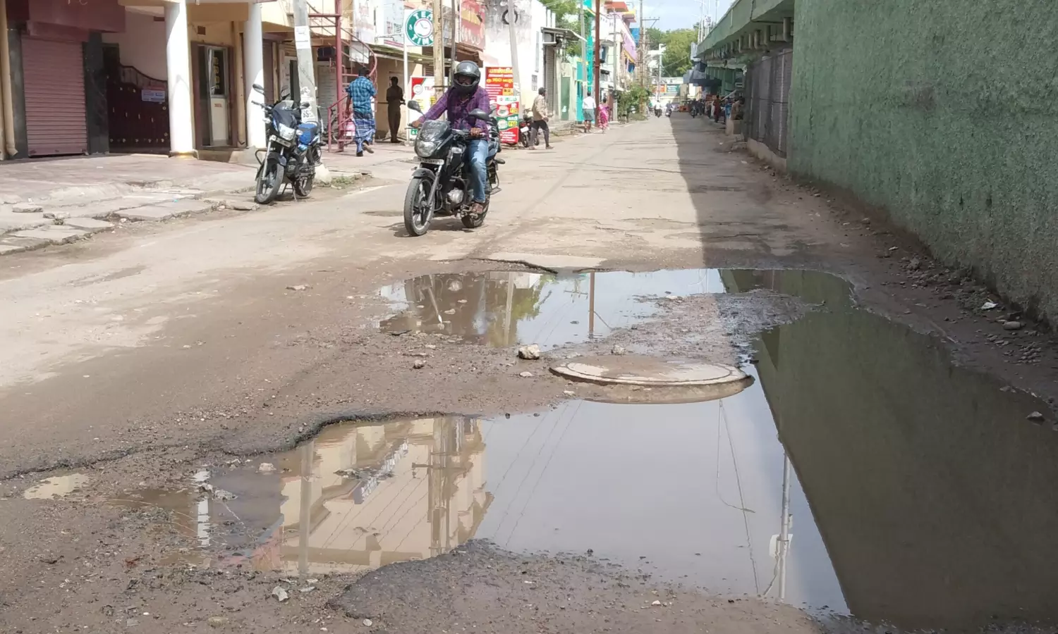 சாலை சீரமைக்கப்படுமா? சாலை சீரமைக்கப்படுமா?