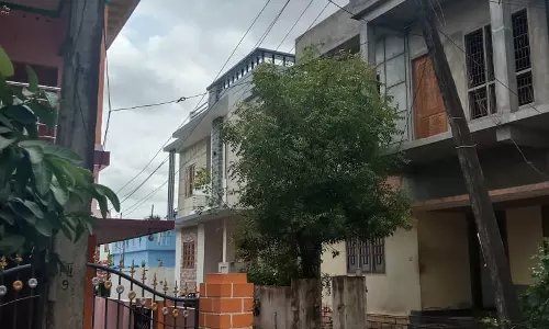 ஆபத்தான மின்கம்பம் ஆபத்தான மின்கம்பம்