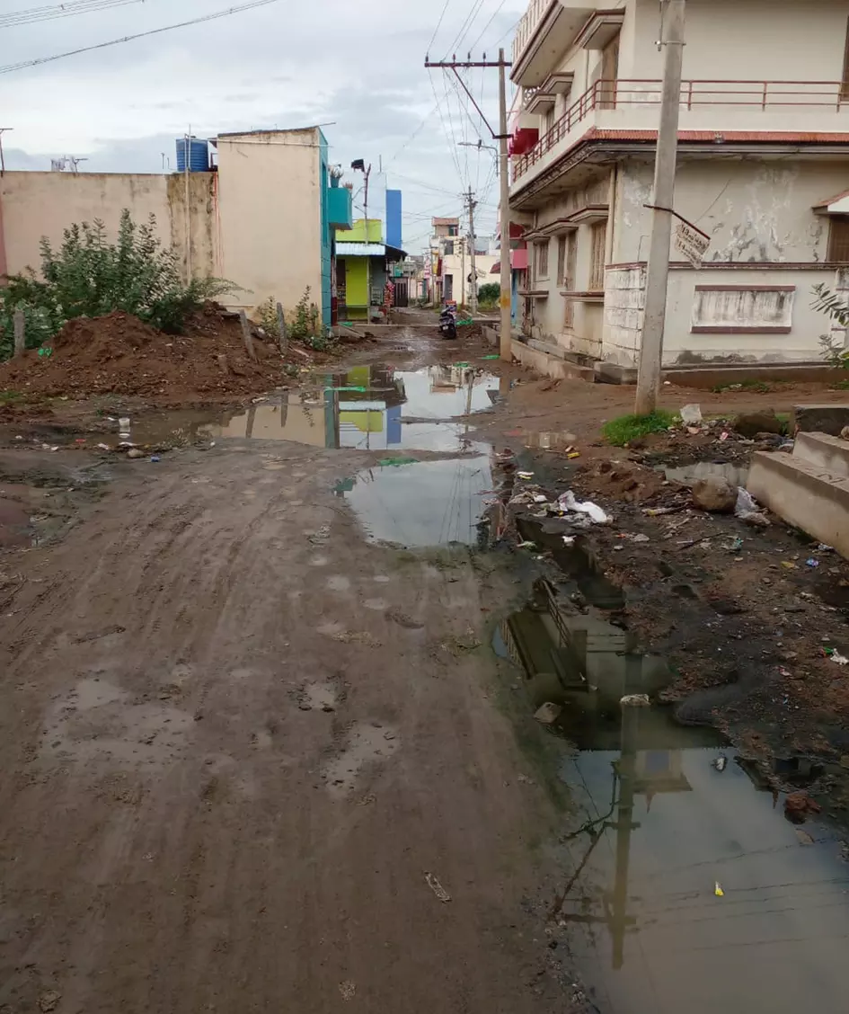 சாலையை சீர் செய்ய வேண்டும்