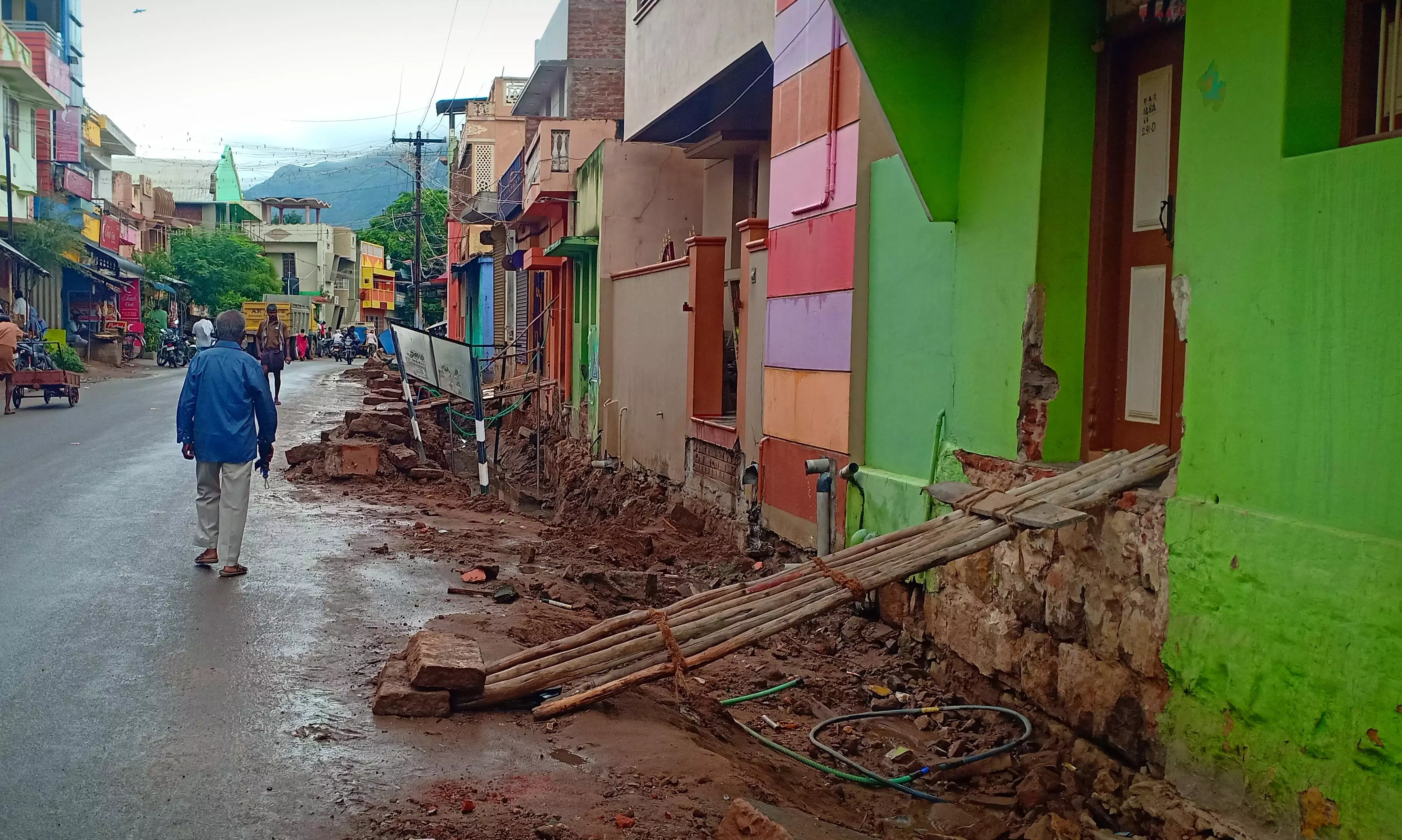 சாக்கடை கால்வாய் பணி விரைவுப்படுத்தபடுமா?