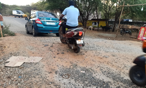 சாலை சீரமைக்கப்படுமா?