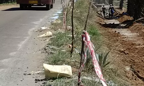 பாலப்பணியை அதிகாரிகள் கவனிப்பார்களா?