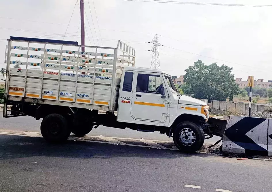 விபத்தை தடுக்க சிக்னல் விளக்கு வேண்டும்