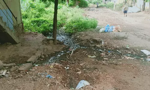 சாக்கடை கால்வாய் வசதி