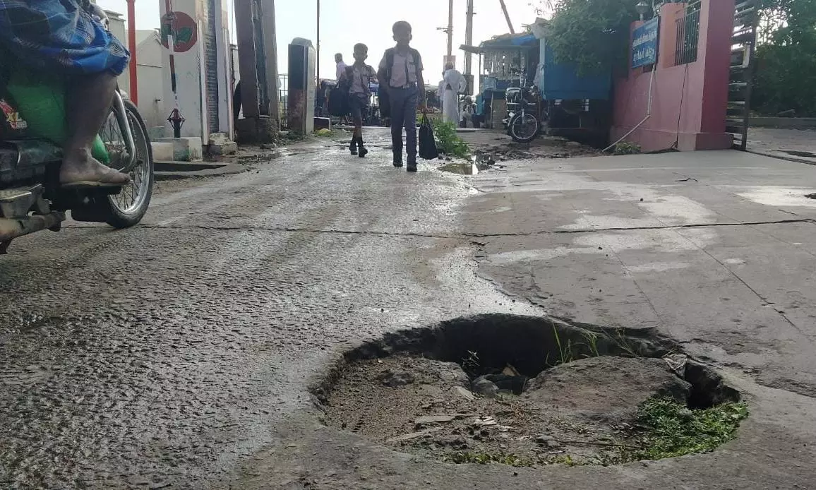 சாலை சேதம்