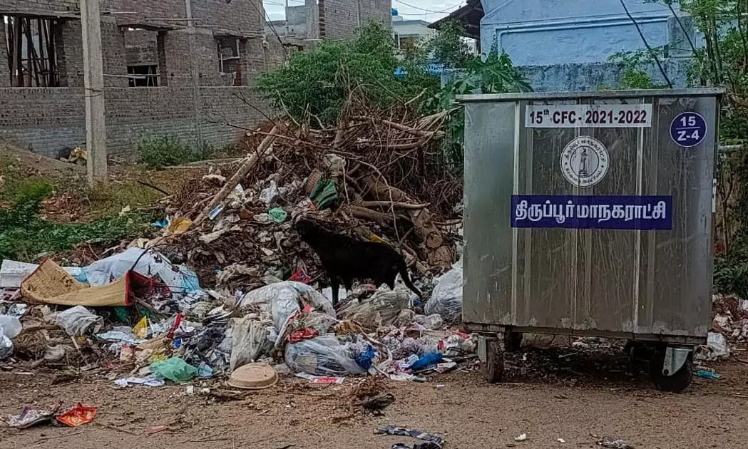 குப்பைத்தொட்டியை பயன்படுத்த வேண்டும்