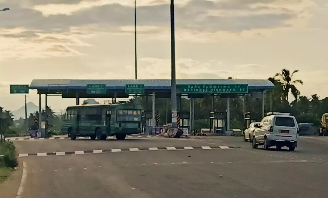 விதி மீறலால் விபத்து அபாயம் விதி மீறலால் விபத்து அபாயம்