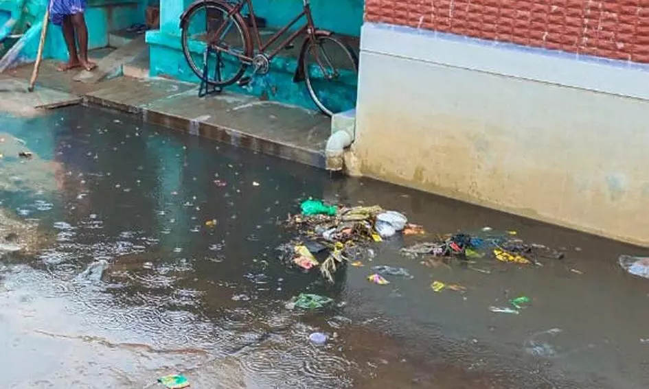 சாக்கடை பாலம் தேவை