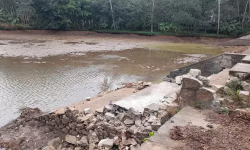 படித்துறை சீரமைக்கப்படுமா?