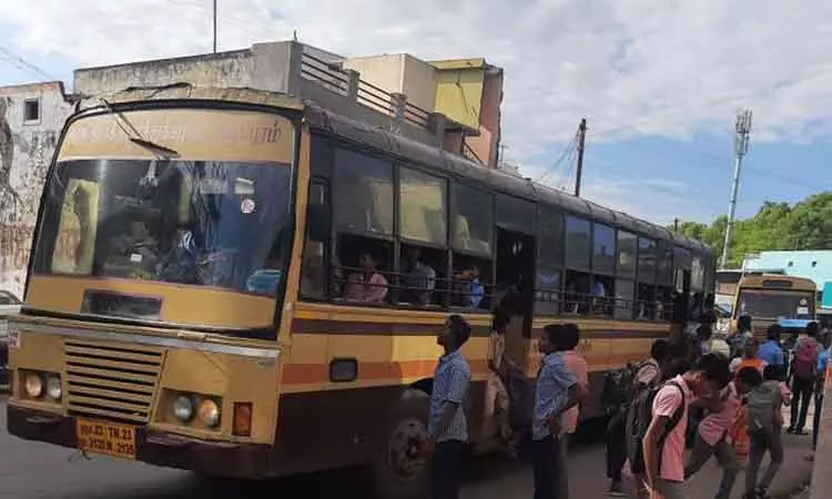 கூடுதல் பஸ் இயக்க வேண்டும்
