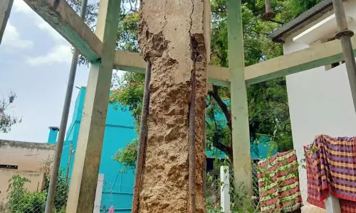 குடிநீர் மேல்நிலைத்தொட்டி சேதம்