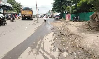 குழாய் உடைந்து வீணாகும் குடிநீர்