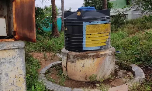 பழுதடைந்த குடிநீர்தொட்டி