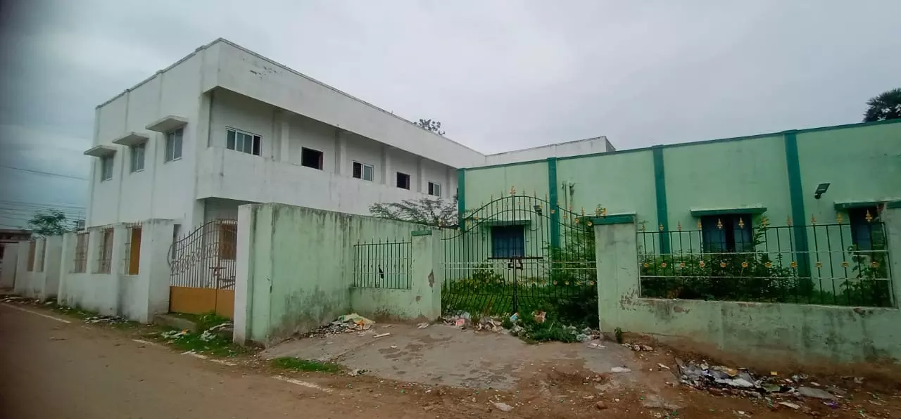 திறக்கப்படாத சமுதாயக கூடம் திறக்கப்படாத சமுதாயக கூடம்