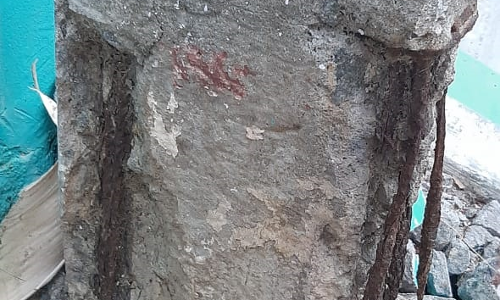 ஆபத்தான மின்கம்பம்