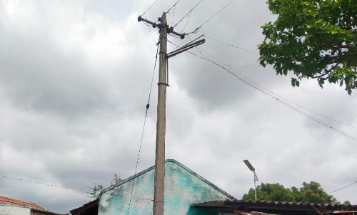 ஒளிராத தெருவிளக்கு