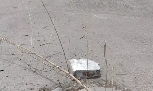 பாதாள சாக்கடை மூடி சேதம்