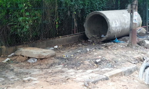 நடைபாதையின் அவல நிலை