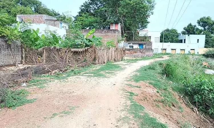 ஆக்கிரமிப்புகளால் பணிகள் நிறுத்தம் ஆக்கிரமிப்புகளால் பணிகள் நிறுத்தம்