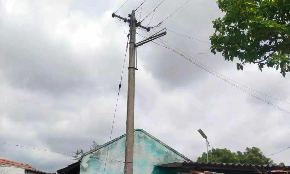 ஒளிராத தெருவிளக்கு ஒளிராத தெருவிளக்கு