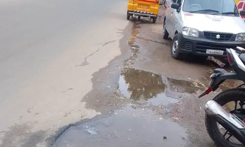 வீணாகும் குடிநீர் வீணாகும் குடிநீர்