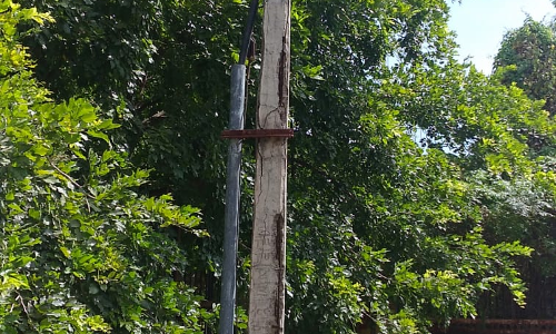 ஆபத்தான மின்கம்பங்கள்