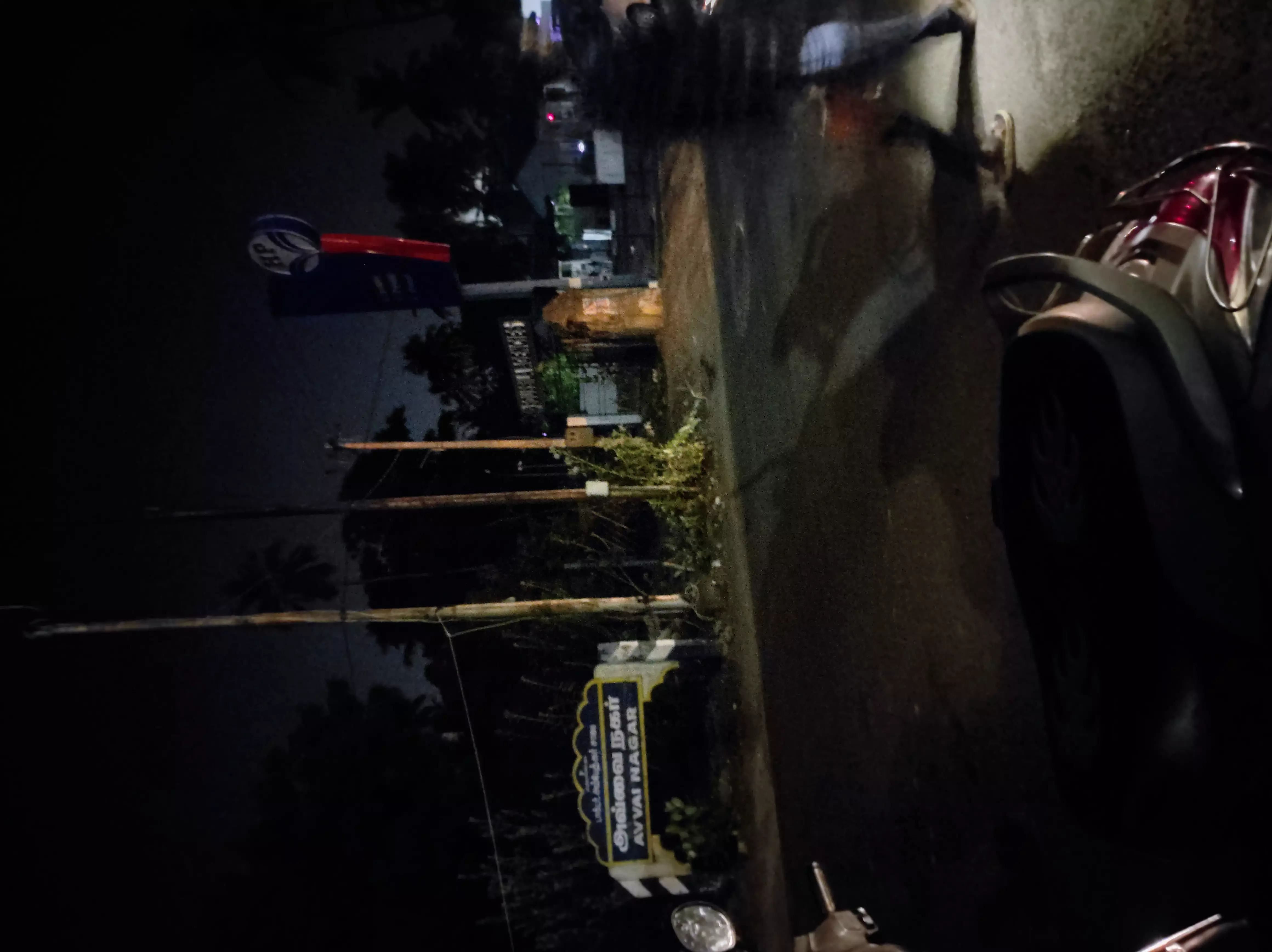 எரியாத உயர்கோபுர மின்விளக்கு