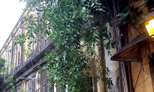 ஆபத்தான சுவர்