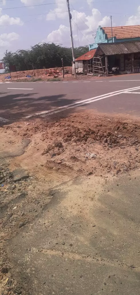 உடைந்த குழாயால் விபத்து