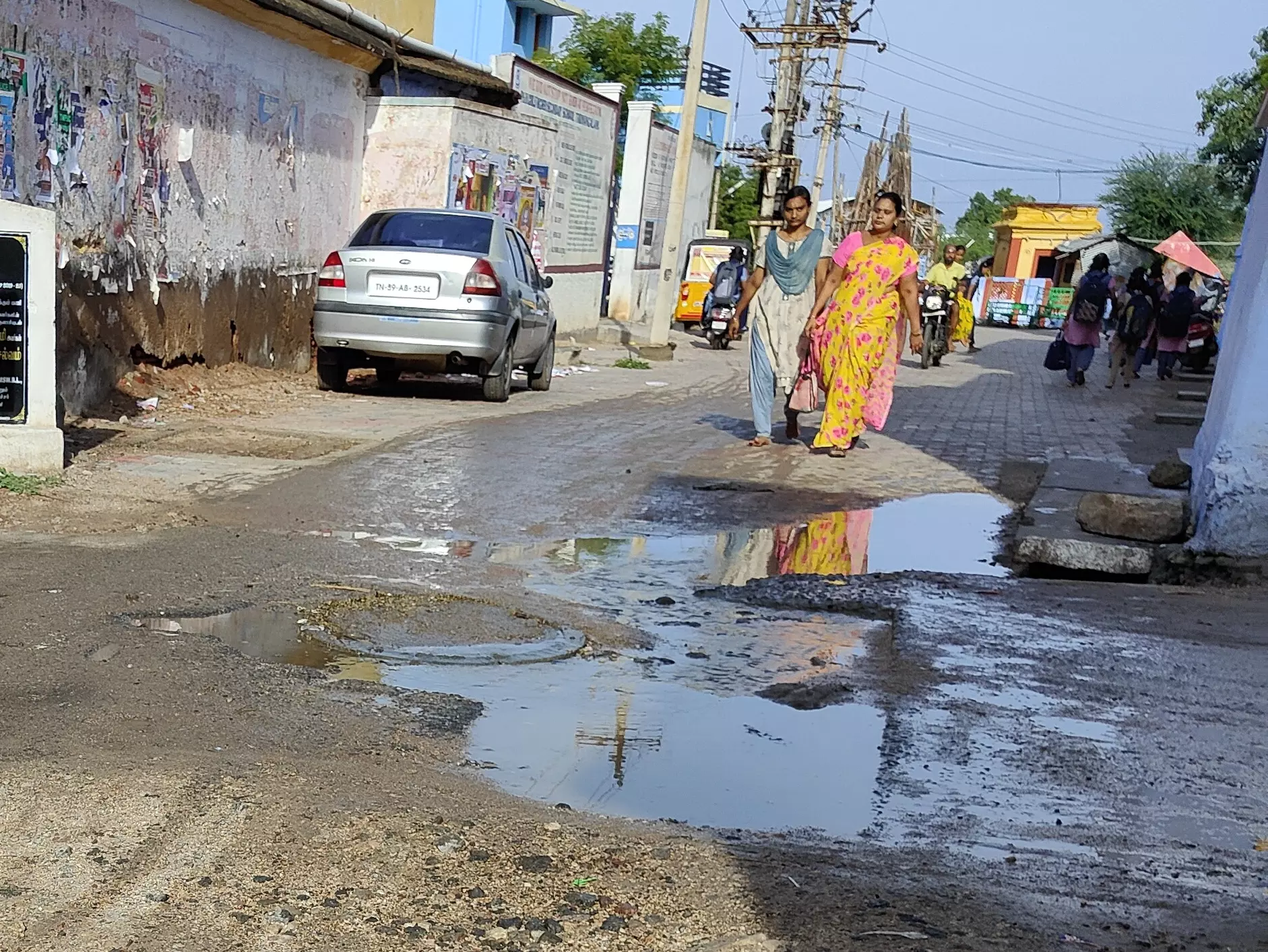 வழிந்தோடும் கழிவுநீர்
