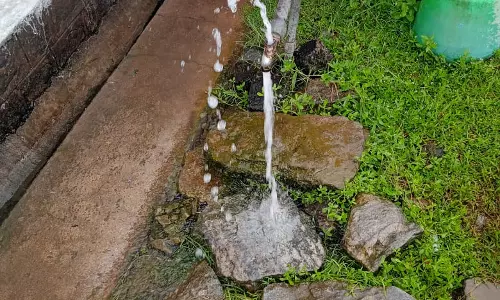 குழாய் உடைப்பு சாிசெய்யப்படுமா?