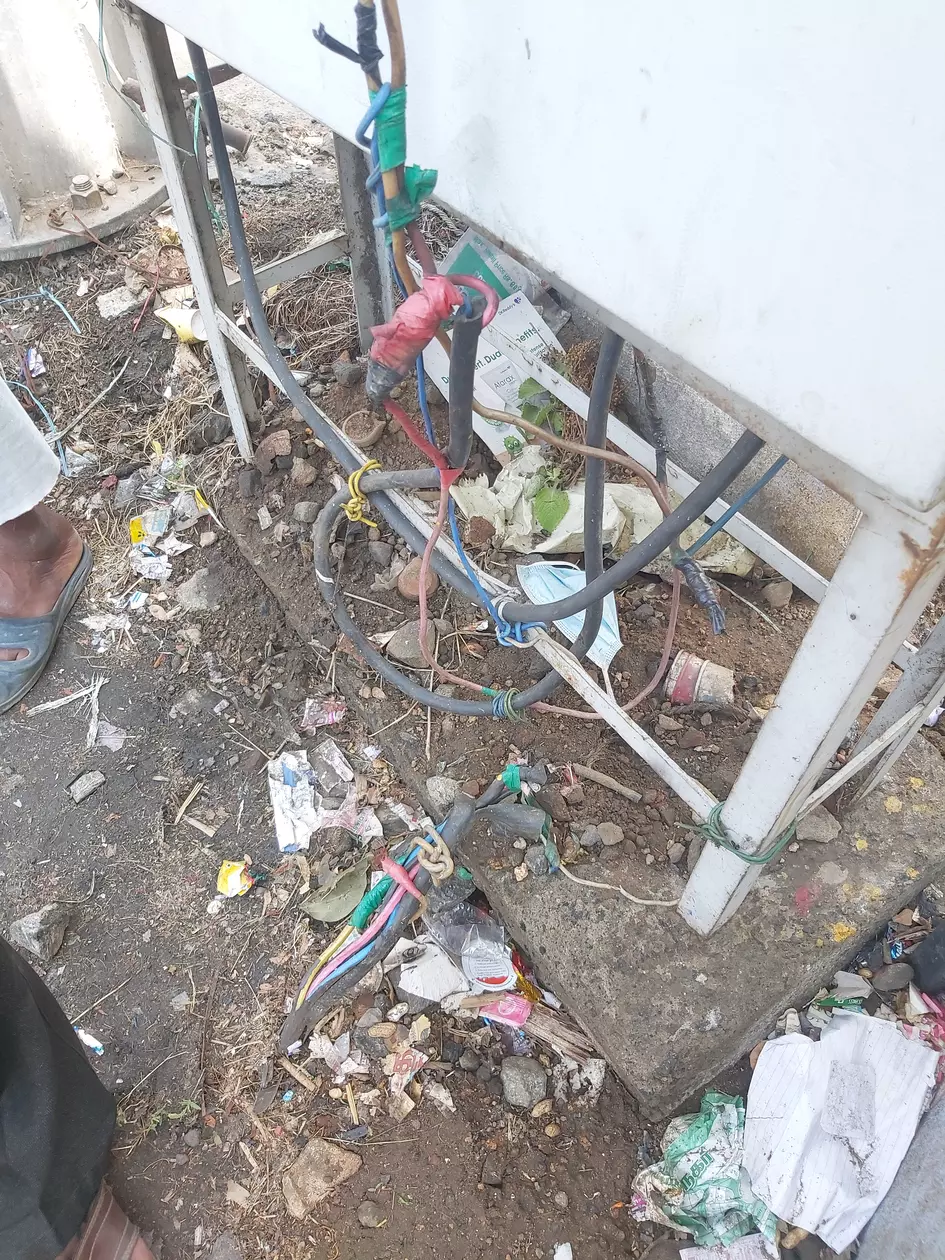 ஆபத்தான மின் ஒயர்கள்