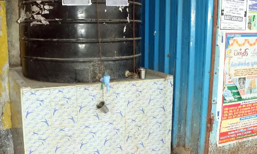 காட்சிப்பொருளான குடிநீர் தொட்டி காட்சிப்பொருளான குடிநீர் தொட்டி