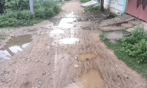 சாலை அமைக்க வேண்டும் சாலை அமைக்க வேண்டும்