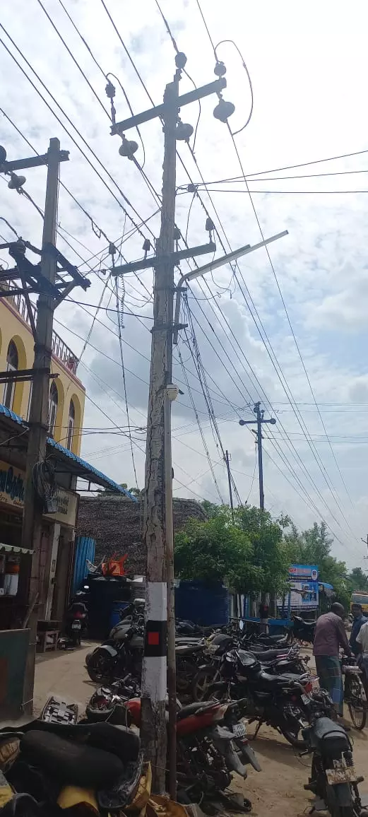 புதிய மின்கம்பம் வேண்டும் புதிய மின்கம்பம் வேண்டும்