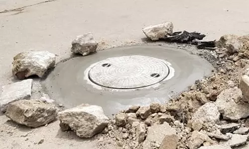 தினந்தந்தி செய்தி எதிரொலியால் பாதாள சாக்கடை மூடி சரிசெய்யப்பட்டது