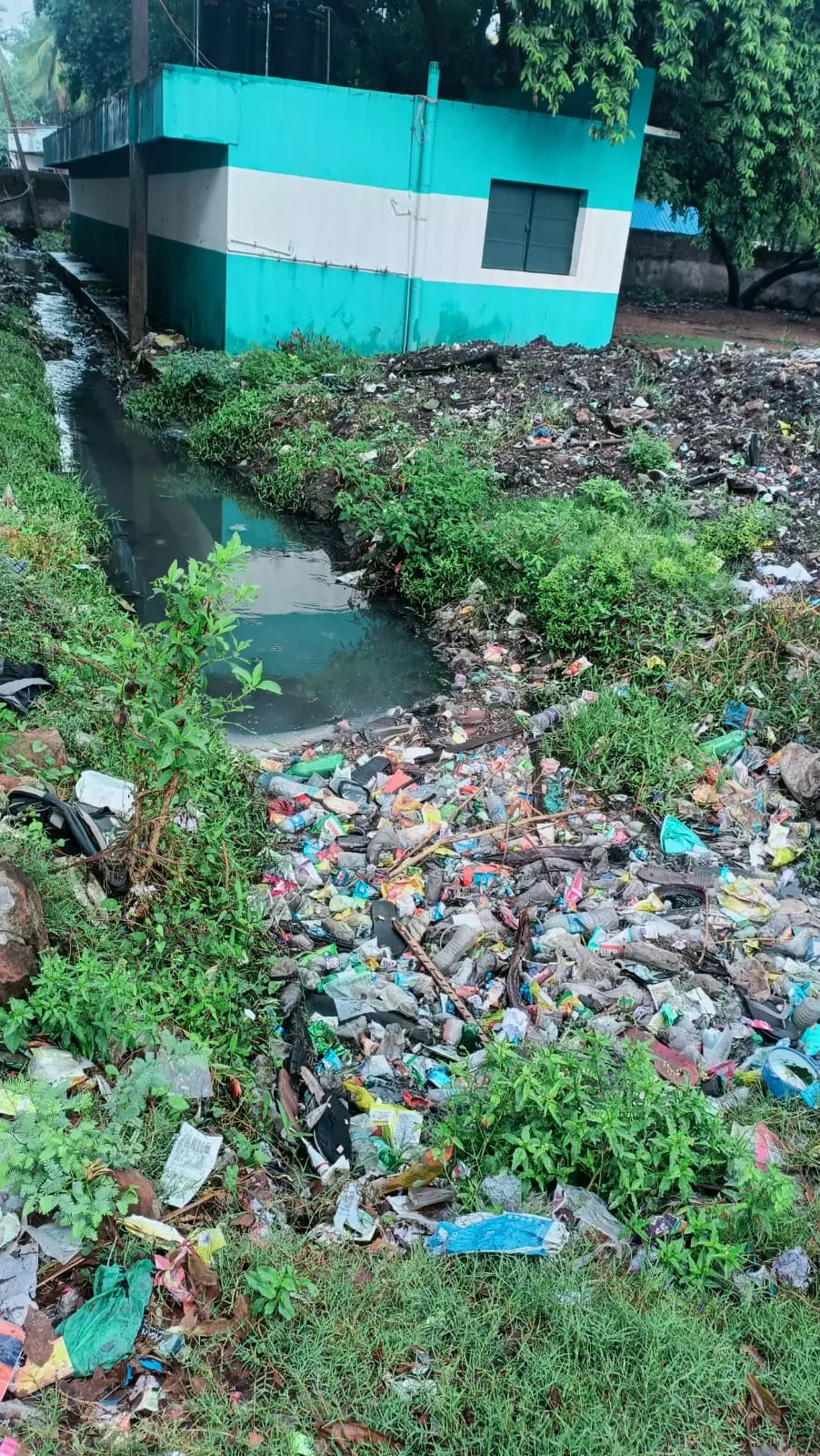 கழிவு நீரால் தொற்று நோய் பரவும் அபாயம் கழிவு நீரால் தொற்று நோய் பரவும் அபாயம்