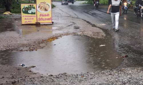 சாைலைய சமன் ெசய்வாா்களா? சாைலைய சமன் ெசய்வாா்களா?